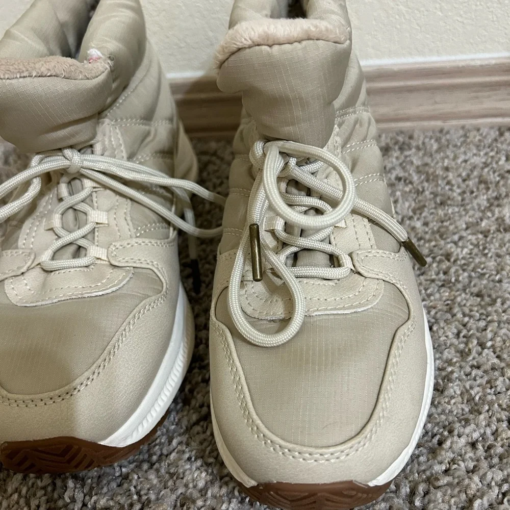 Eddie Bauer Women's Balasana Winter Boot Tan Size 7 Lace Up Lined Outdoor Snow